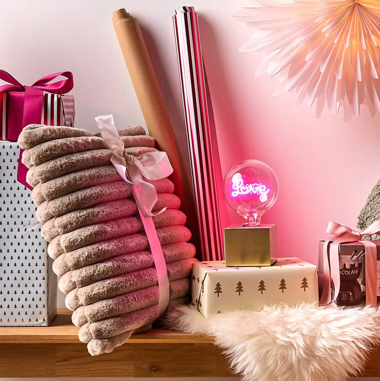 BRIGHT LIGHT LED-Glühlampe Love